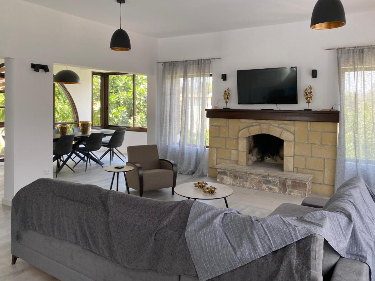 Villa Athasia Giolou ภายนอก รูปภาพ